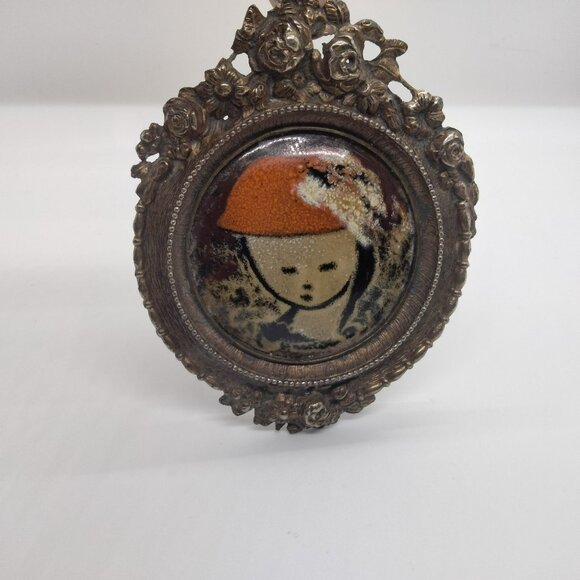 Antique Vintage Asian Oval Framed Enamel Artwork With Girl In Hat Design 4.5" Ta - Picture 6 of 7